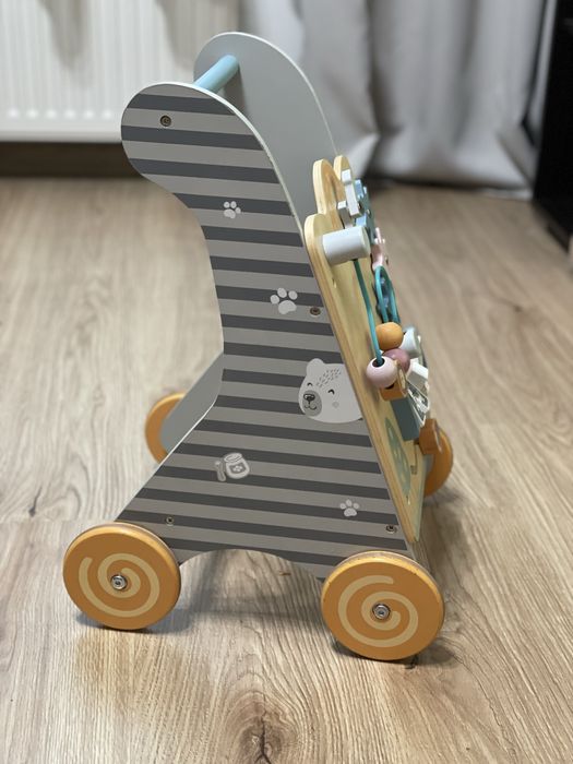Дървен walker с активности PolarB