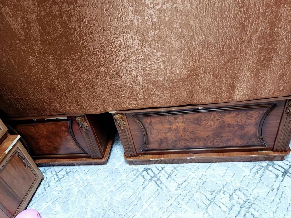 Шкаф, комода, матрас, тумбочки 2, сундук 2