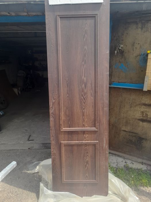 Продам дверь. Не дорого.