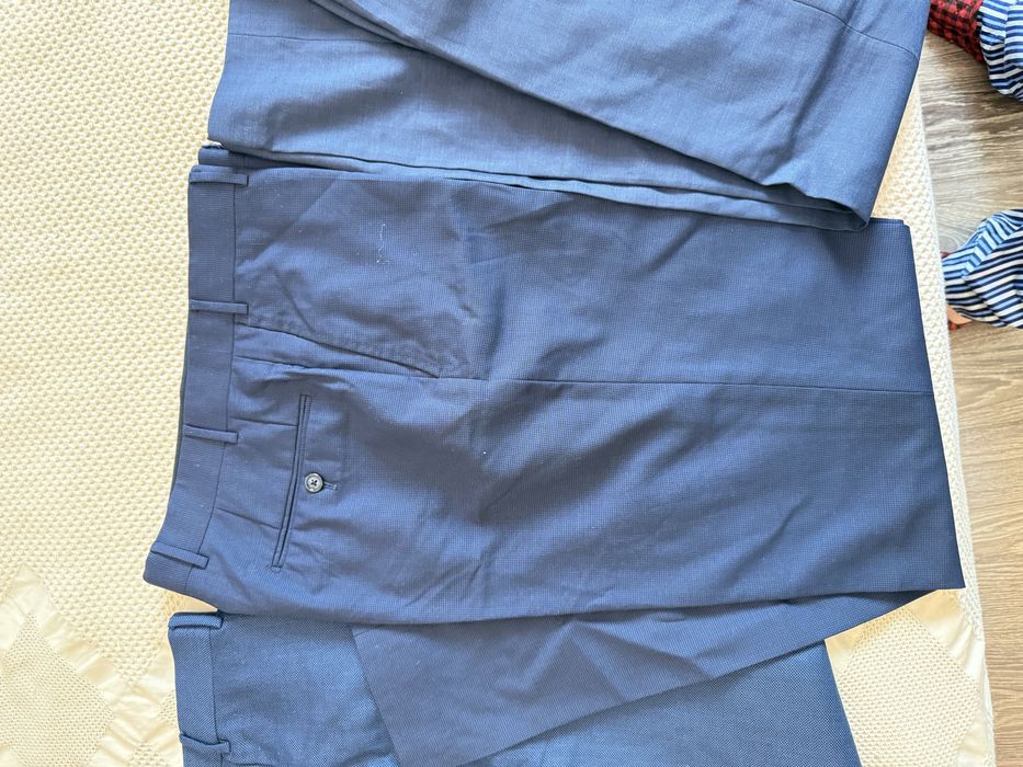Продам костюмы Италия Corneliani