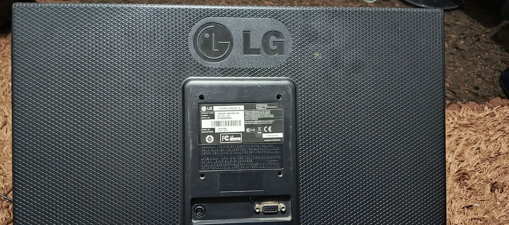 Монитор LG+samsung оба 19 дюймовый для запчасти