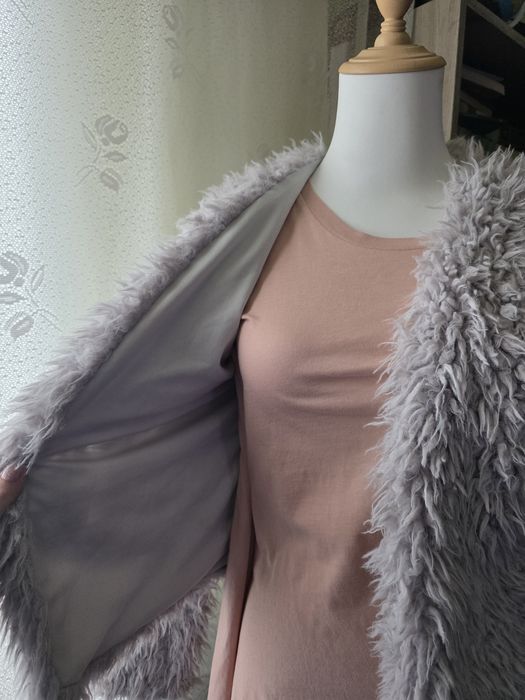 Blanita artificiala gri Gina Tricot