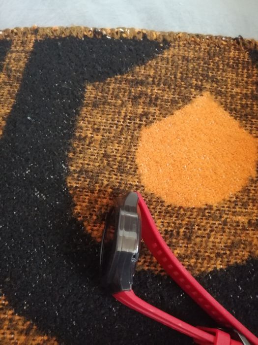 Продавам смарт часовник