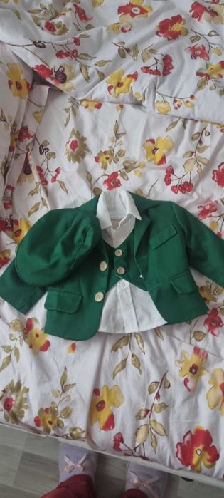 Vand doua  costume de botez pentru baieti