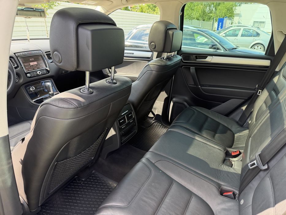 Volkswagen Touareg 3.0 TDI 262 CP 2015 Bi-Xenon Distronic Lane asist Side asist