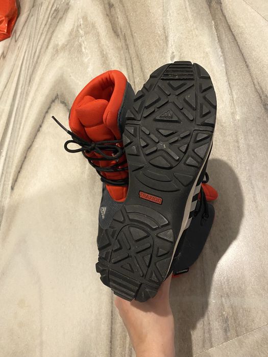 Ghete noi firma Adidas Climafroof, originale ! Cizme piele!