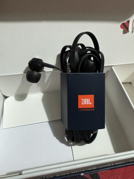 Слушалки JBL