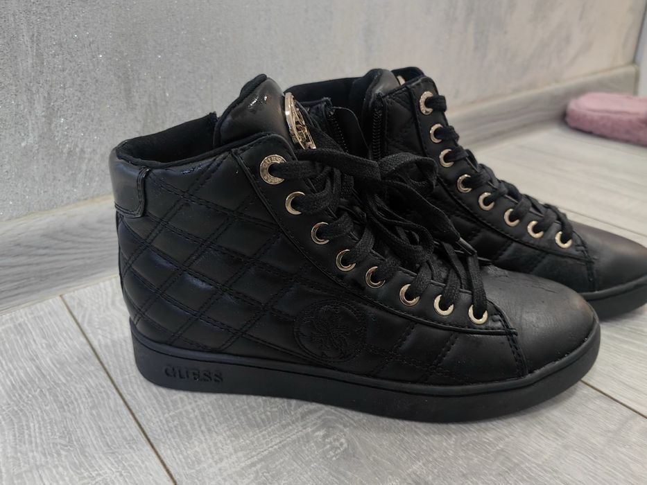 Дамски обувки guess