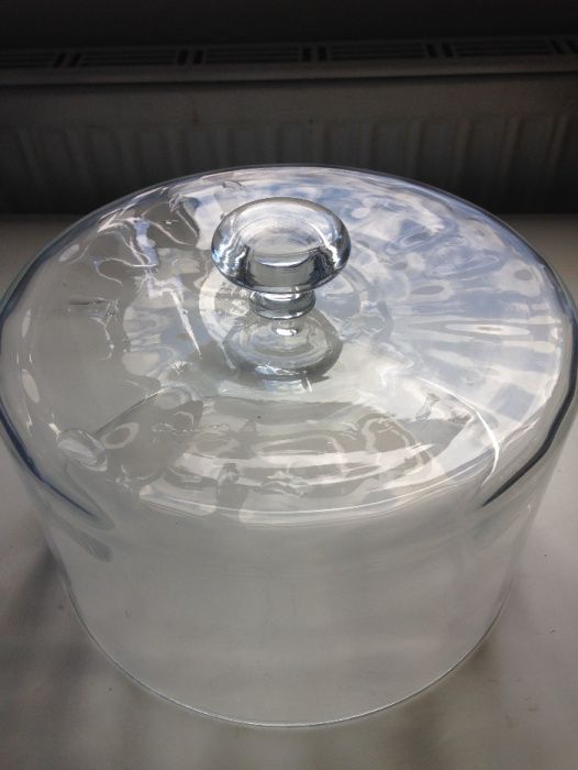 Dom de sticla pentru torturi