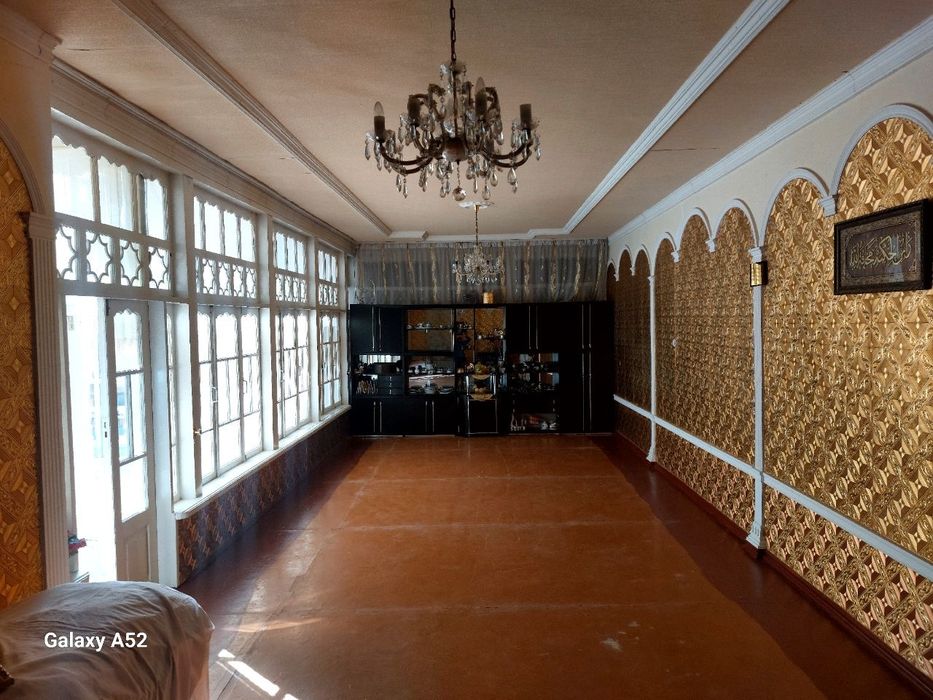 UY SOTILADI REGISTONDA non bozorchani arqasida Dari zanjir mahalasida