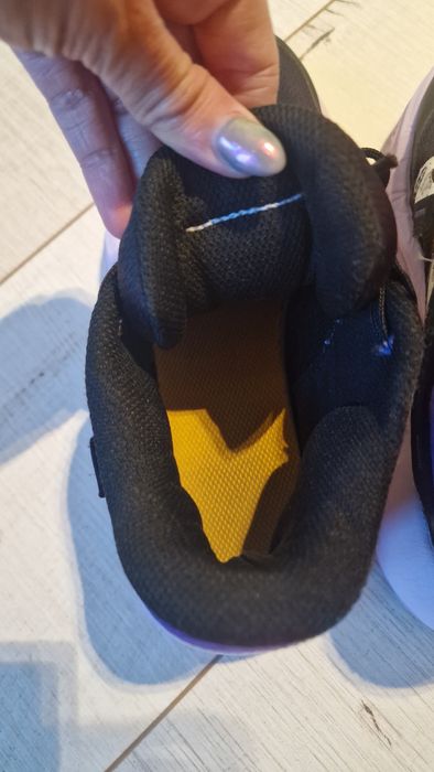 Баскетболен екип - размер 152 и обувки за баскет 37 номер