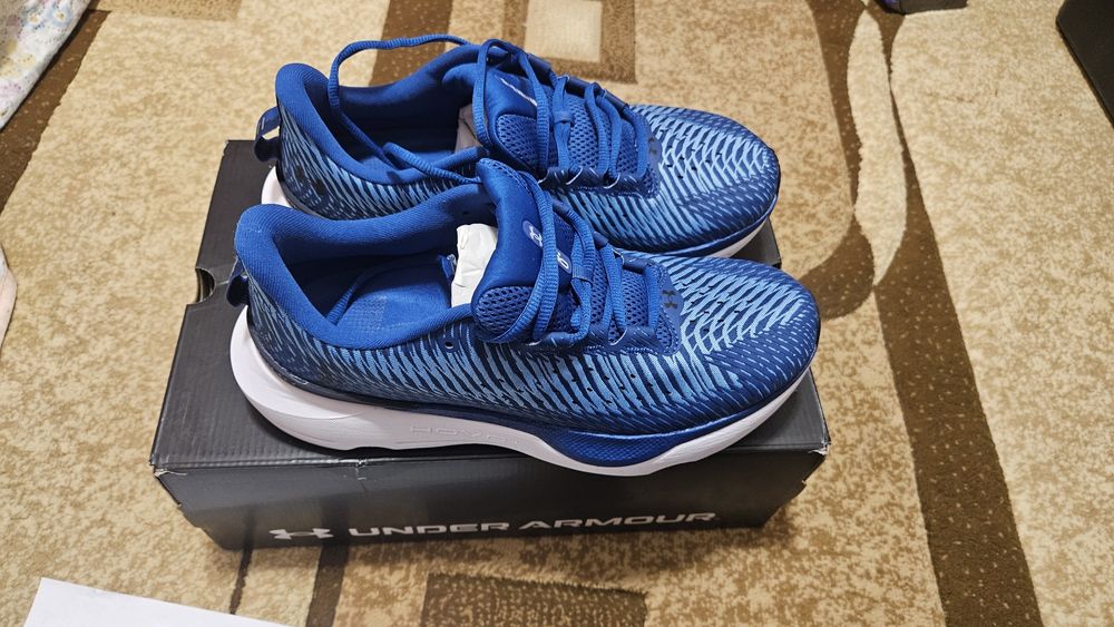 Adidasi Under Armour