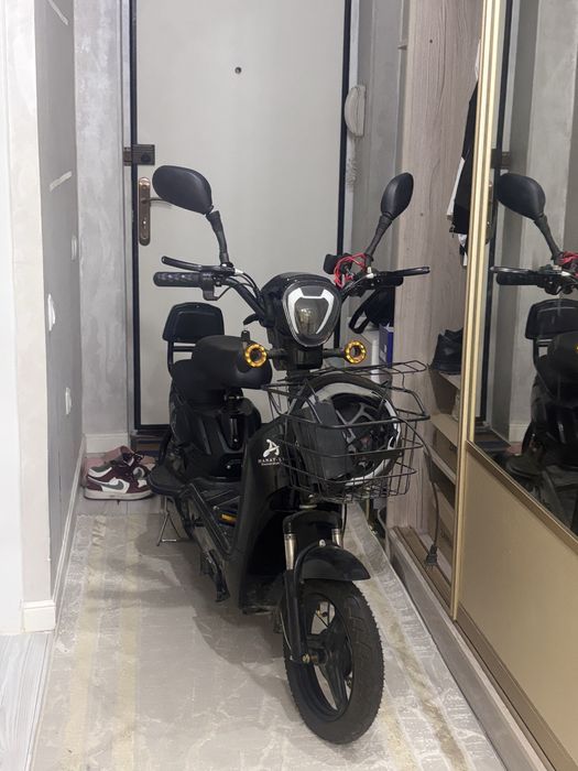 Скутер Amanat X5