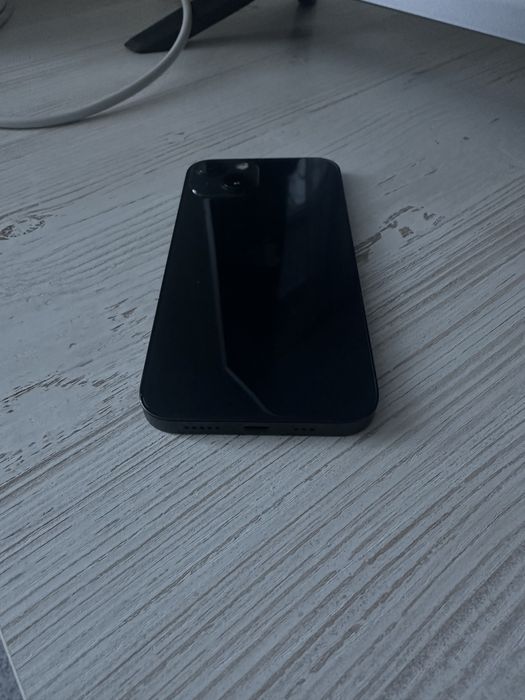 Продам айфон 13