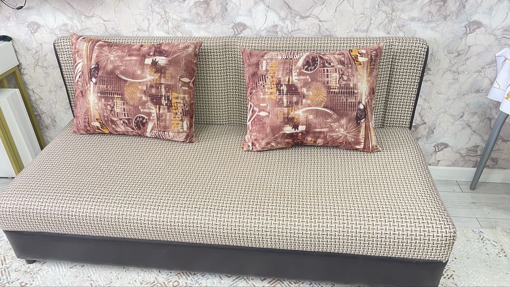 Диван тахта 1.4м*2 м