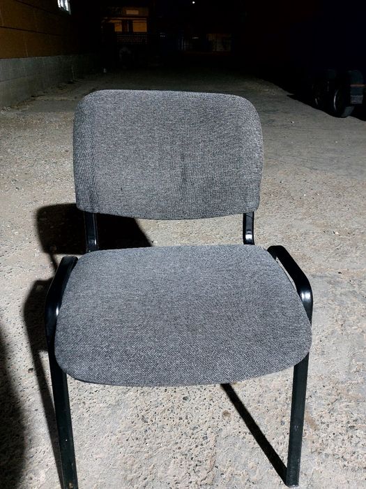 Продам стулья офисные