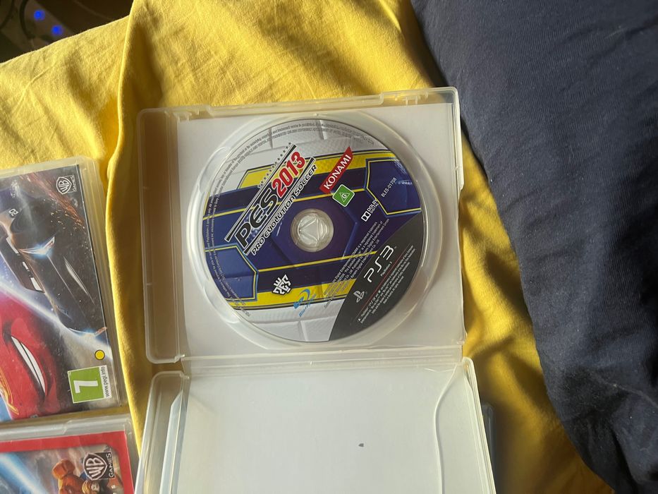 Vând ps3 și jocuri