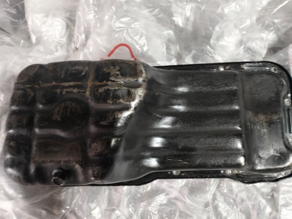 Продам поддон картера на Ниссан.