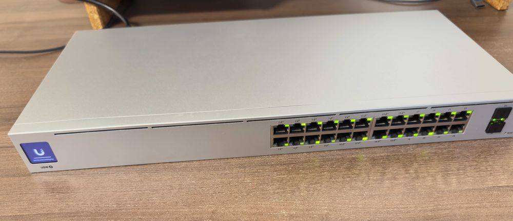 Ubiquti Switch USW-24-POE