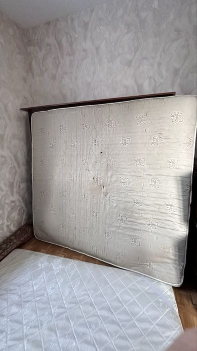 Старый матрас (бесплатно)