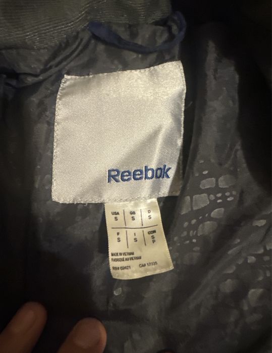 Куртка reebok оригинал s размер