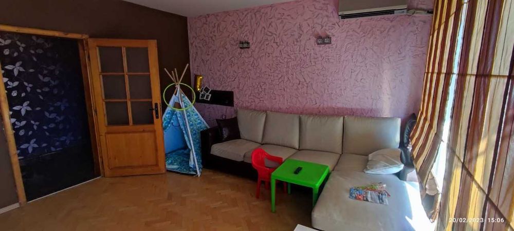 Тристаен Апартамент, Смирненски