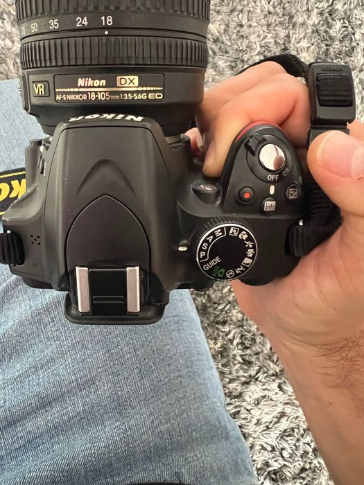 Фотоапарат Nikon D3200 с обектив