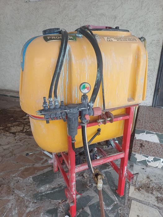 Опрыскиватель садовый