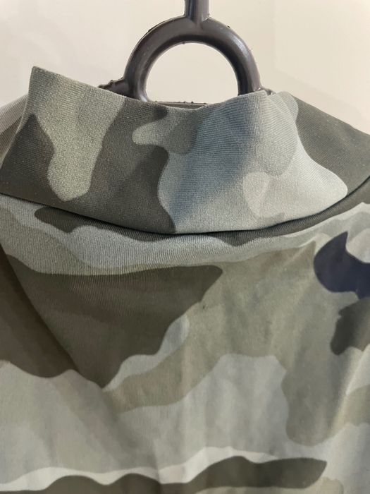 Камуфлажно боди с гол гръб!