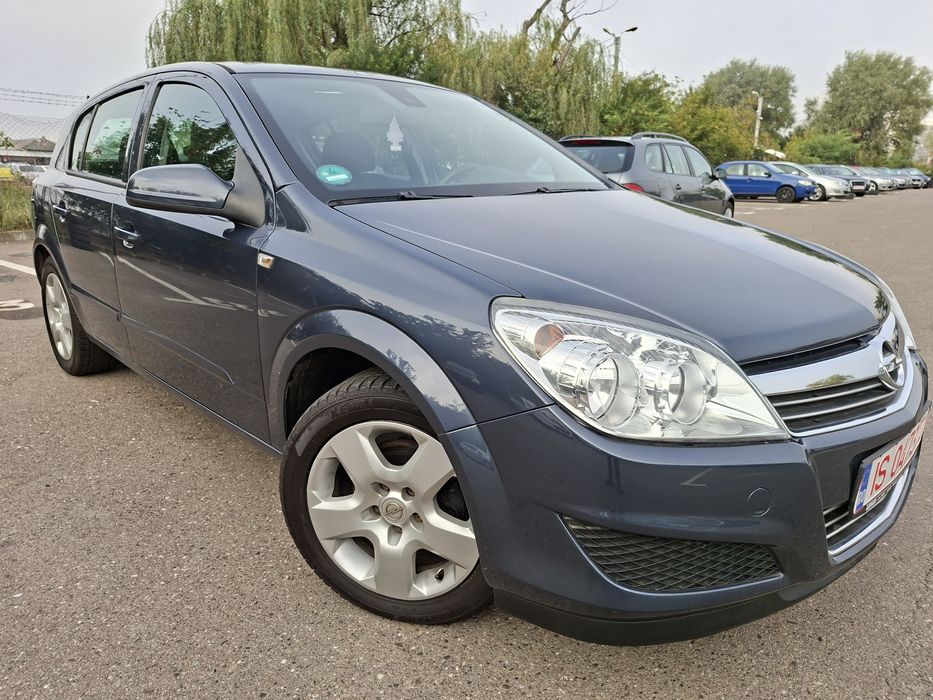 Opel astra h facelift 2009 1.6 benzina .164.000km.reali