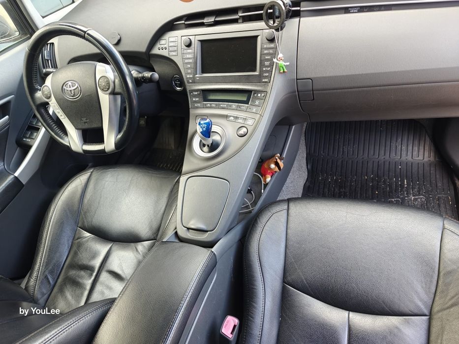 Vând Toyota  Prius 3