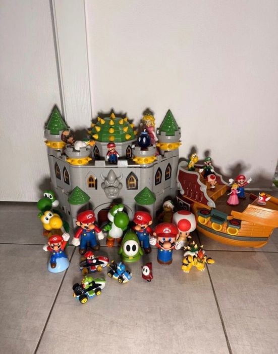 Super Mario Job Lot / Замък / Кораб / Фигурки