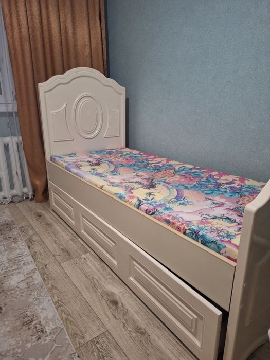 Кровать подростковая,детская