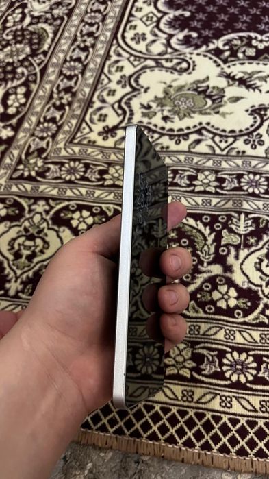 Срочно продам телефон