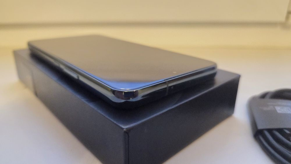 Samsung Galaxy S22 зеленый