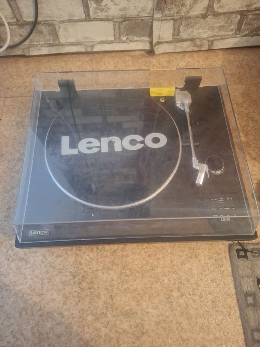 Виниловый проигрыватель Lenco LS-55BK