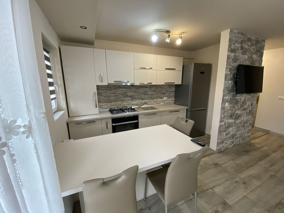 Inchiriez garsoniera / apartament 1 camera cu parcare
