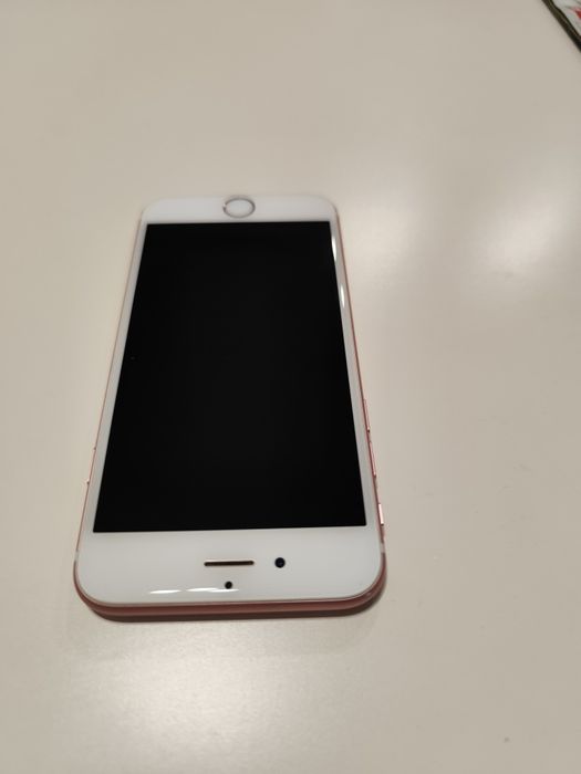 Мобилен телефон iPhone 6S