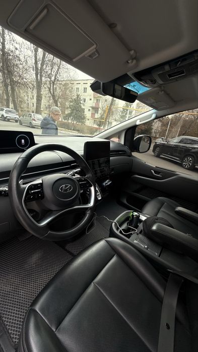 Фул позиуия Hyundai Staria в идеальном состоянии