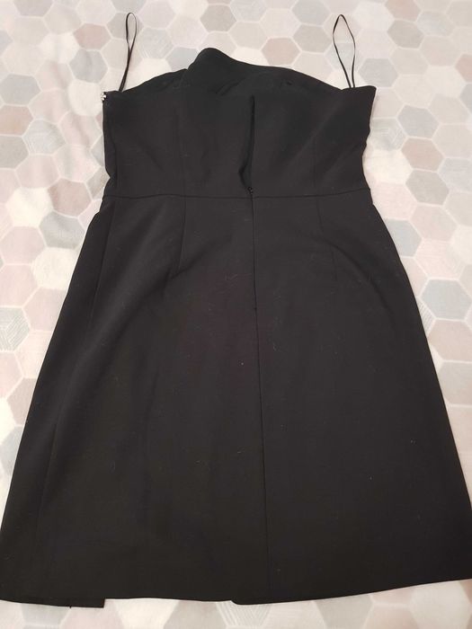 Черна дамска рокля