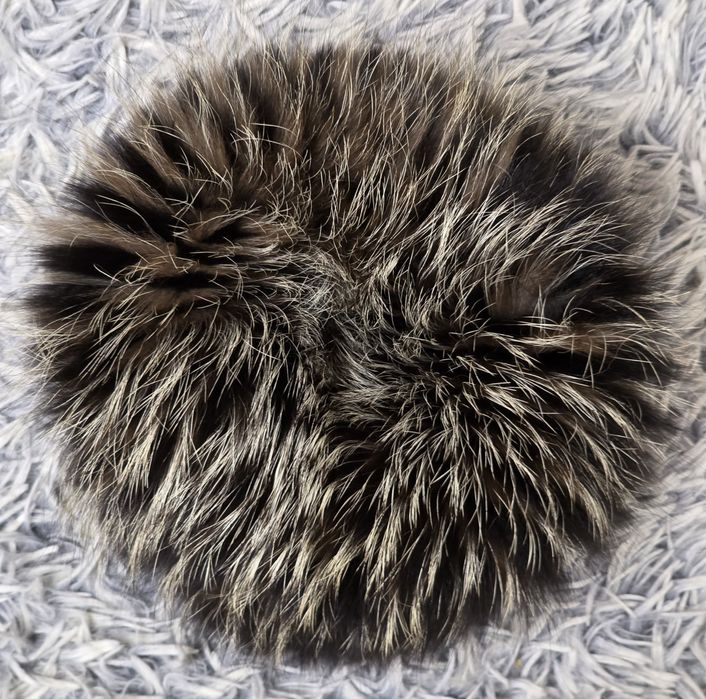 Căciulă din blană naturală de vulpe (silver / cross fox) / Damă