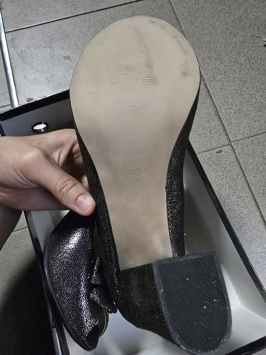 Продам женские туфли