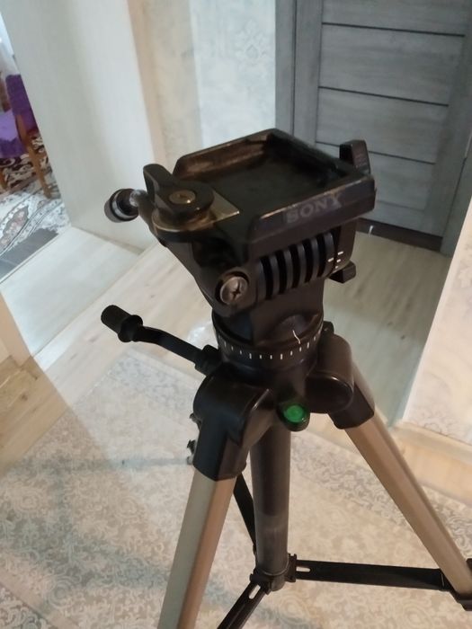 Продам штатив для камеры