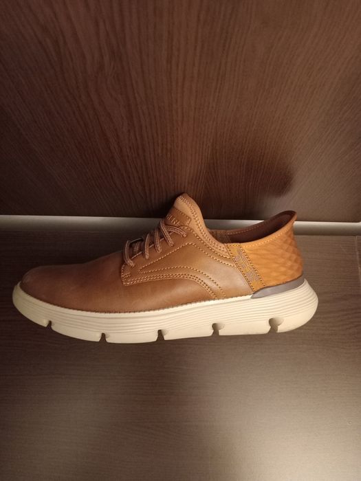 De vanzare pantofi piele naturala Schechers  slip-ins!