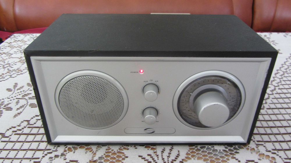 Radio AM FM de calitate, Wercon Germania carcasa din lemn foarte bun