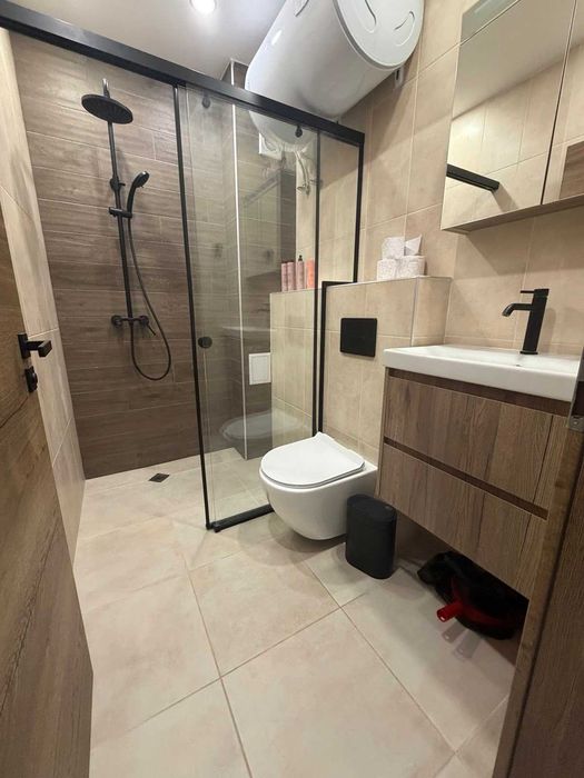 Тристаен обазаведен апартамент с гараж под наем !