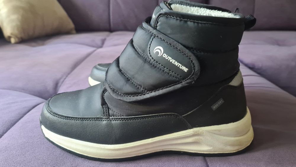 Продам зимние ботинки