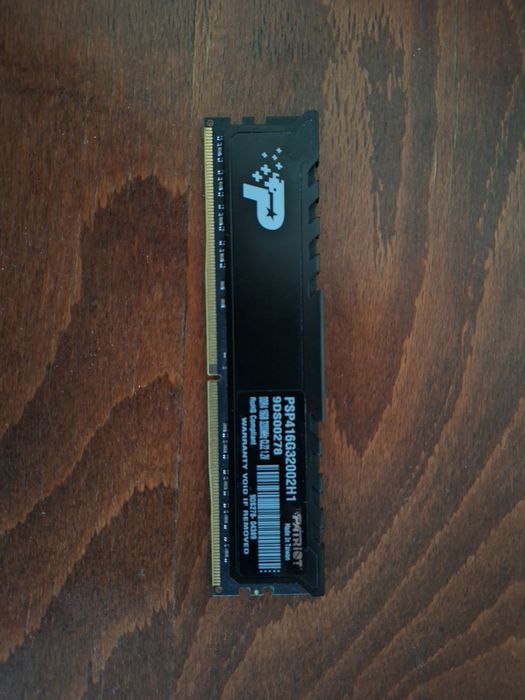 Memorie RAM 16GB DDR4 3200MHz | Stare Perfectă