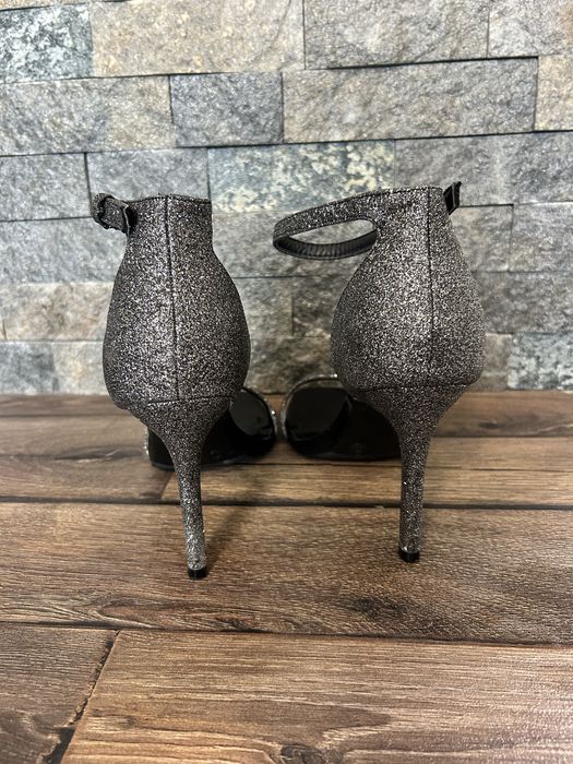 Елегантни сандали размер 40