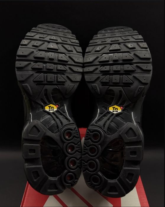 Nike Air Max Plus Triple Black “Leather” - 42,43,44,45